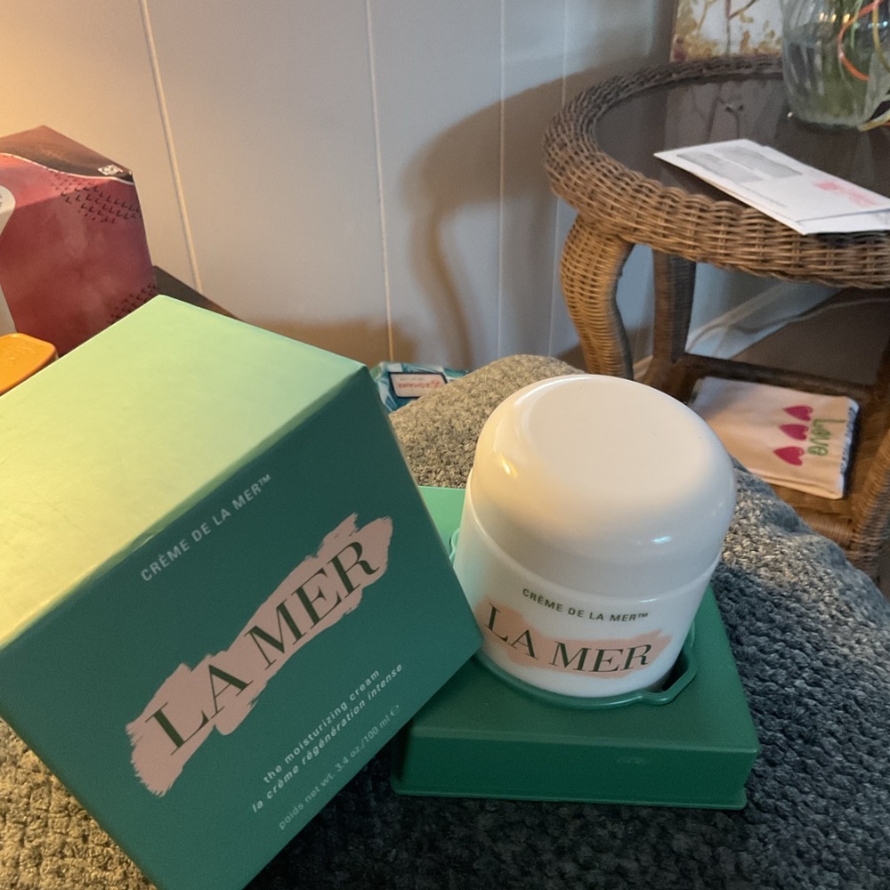 La Mer Hydrating Cream in Elegant White and Green Packaging EMPTY JAR